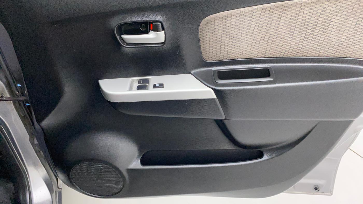 2013 Maruti Wagon R 1.0 LXI, Petrol, Manual, 22,355 km, Driver Side Door Panels Control