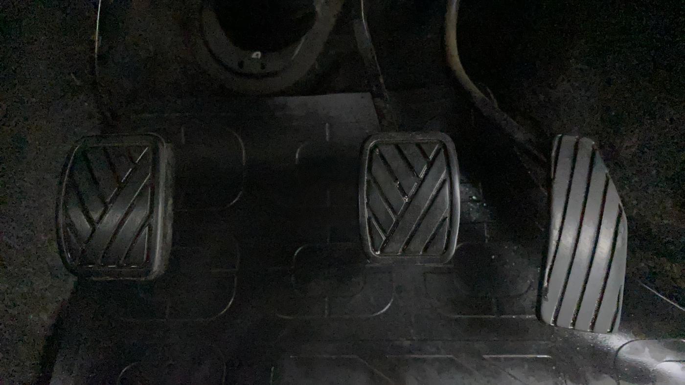 2013 Maruti Wagon R 1.0 LXI, Petrol, Manual, 22,355 km, Pedals