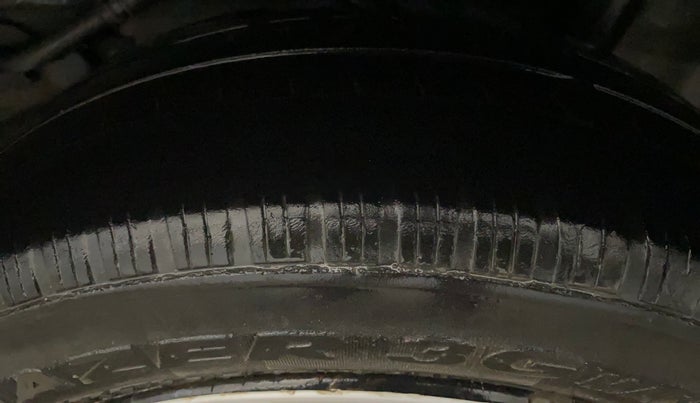 2015 Honda Brio S MT, Petrol, Manual, 35,394 km, Left Rear Tyre Tread