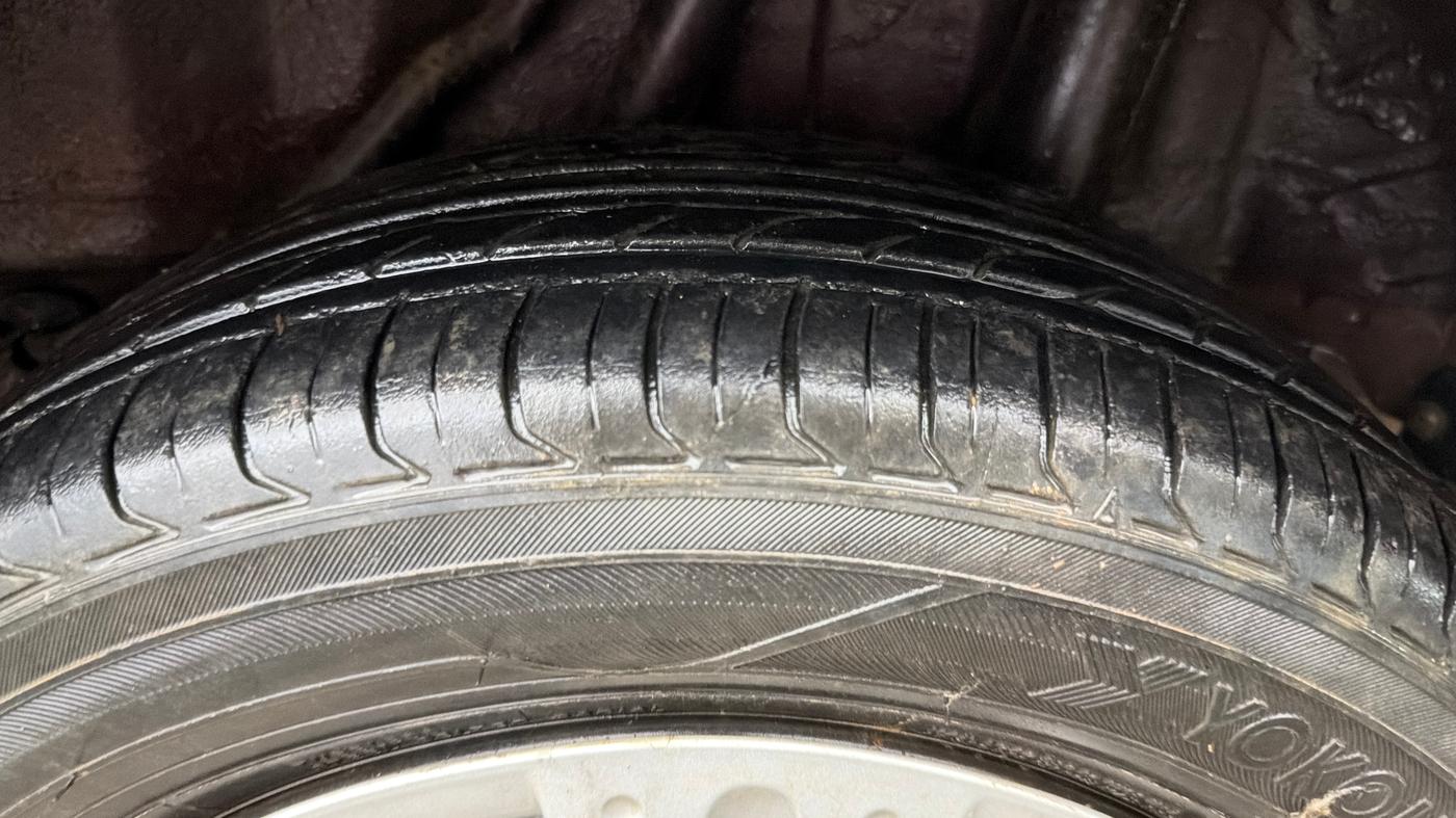 2015 Honda Amaze 1.2L I-VTEC S, Petrol, Manual, 45,728 km, Left Rear Tyre Tread