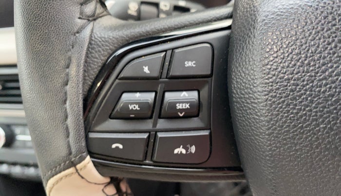 2022 Mahindra XUV700 AX 5 D AT 5 STR, Diesel, Automatic, 31,102 km, Adaptive Cruise Control