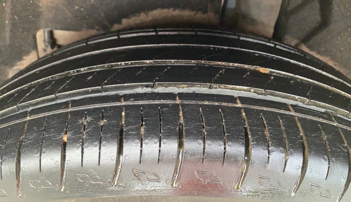 2022 Mahindra XUV700 AX 5 D AT 5 STR, Diesel, Automatic, 31,102 km, Left Rear Tyre Tread