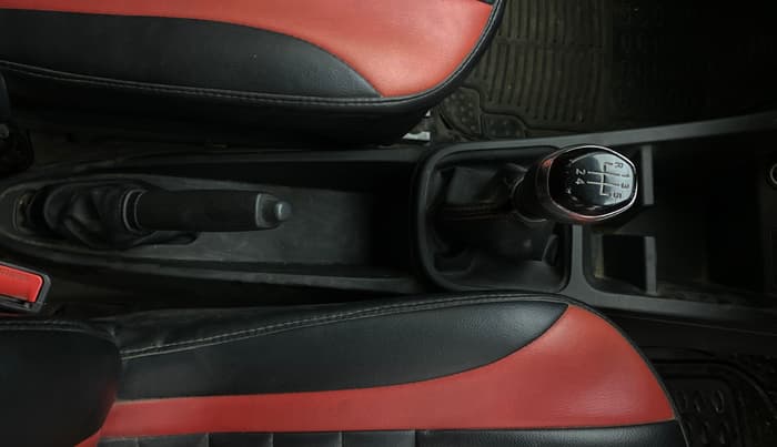 2022 Renault Kwid RXT 1.0 (O), Petrol, Manual, 97,538 km, Gear Lever