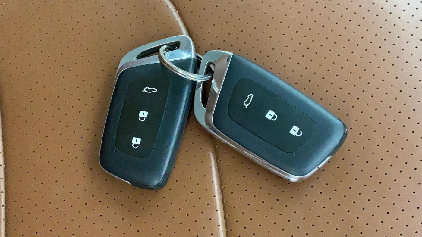 2021 MG HECTOR PLUS SHARP 1.5 PETROL TURBO HYBRID MT 6-STR, Petrol, Manual, 83,498 km, Key Close Up
