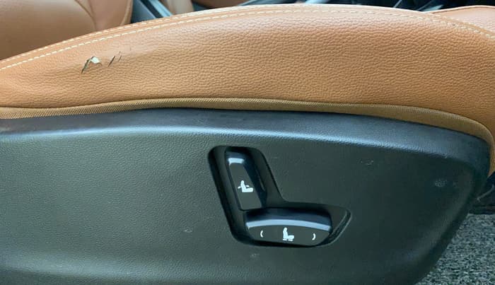 2021 MG HECTOR PLUS SHARP 1.5 PETROL TURBO HYBRID MT 6-STR, Petrol, Manual, 83,498 km, Driver Side Adjustment Panel