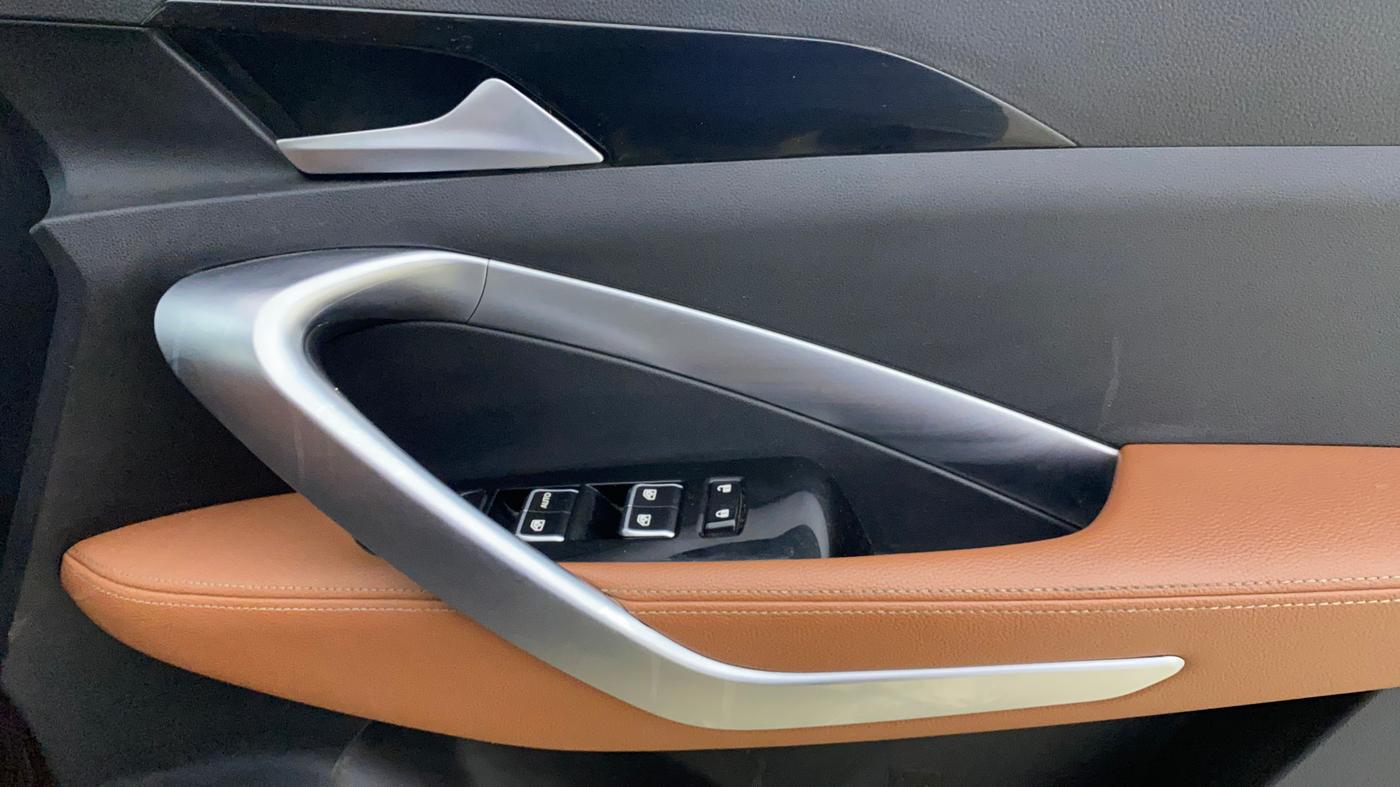 2021 MG HECTOR PLUS SHARP 1.5 PETROL TURBO HYBRID MT 6-STR, Petrol, Manual, 83,498 km, Driver Side Door Panels Control
