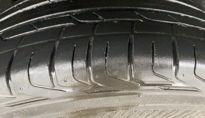 2021 Toyota URBAN CRUISER PREMIUM GRADE AT, Petrol, Automatic, 83,669 km, Right Rear Tyre Tread