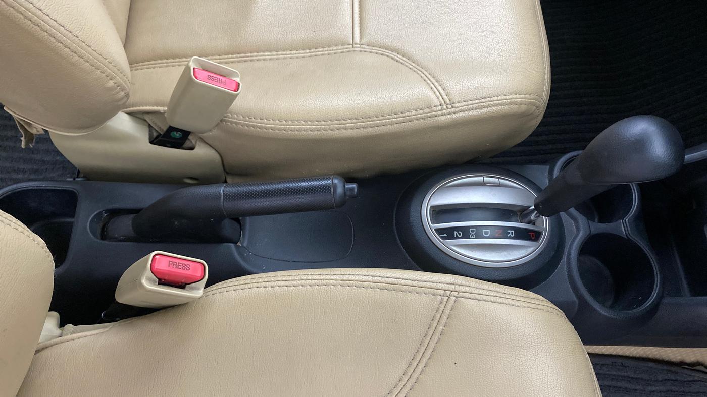 2013 Honda Brio VX AT, Petrol, Automatic, 67,479 km, Gear Lever