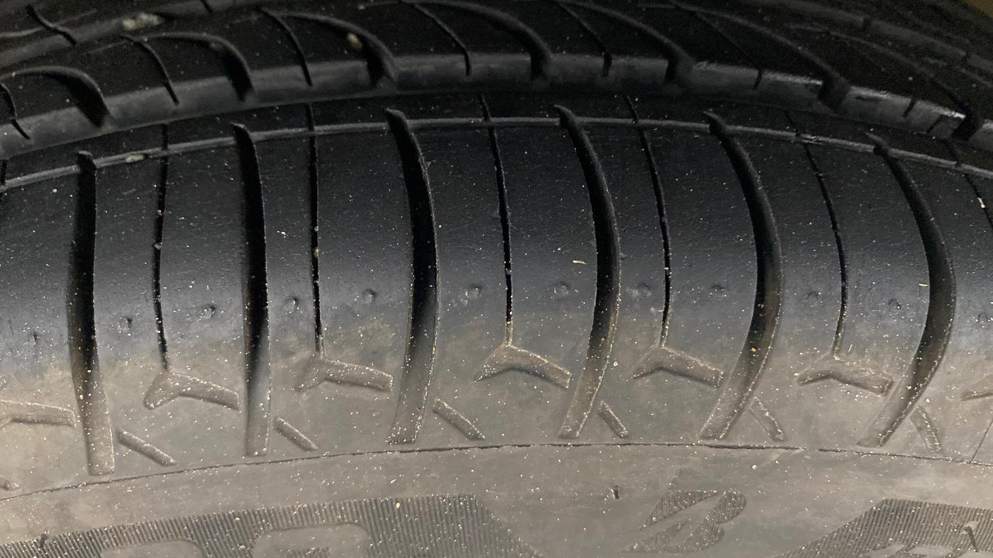 2013 Honda Brio VX AT, Petrol, Automatic, 67,479 km, Left Front Tyre Tread