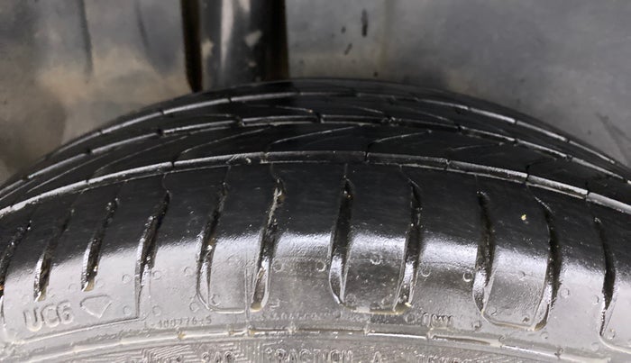 2014 Maruti Ertiga ZXI, Petrol, Manual, 78,248 km, Right Rear Tyre Tread