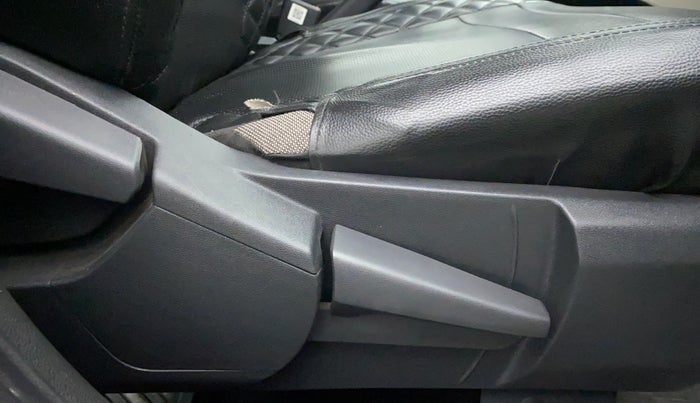 2021 Nissan MAGNITE XV MT PETROL, Petrol, Manual, 13,650 km, Driver Side Adjustment Panel