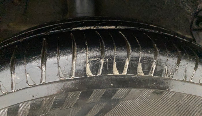 2017 Tata Zest XE PETROL, Petrol, Manual, 70,061 km, Right Rear Tyre Tread