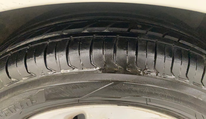 2016 Maruti Celerio VXI AMT, Petrol, Automatic, 59,678 km, Right Front Tyre Tread