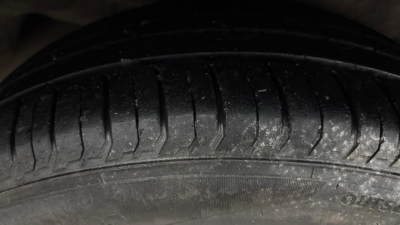 2018 Maruti Ciaz ALPHA 1.5 SHVS PETROL, Petrol, Manual, 1,23,069 km, Right Rear Tyre Tread