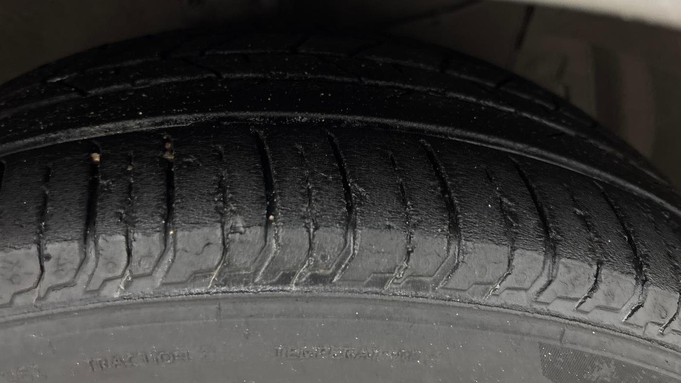 2018 Maruti Ciaz ALPHA 1.5 SHVS PETROL, Petrol, Manual, 1,23,069 km, Right Front Tyre Tread