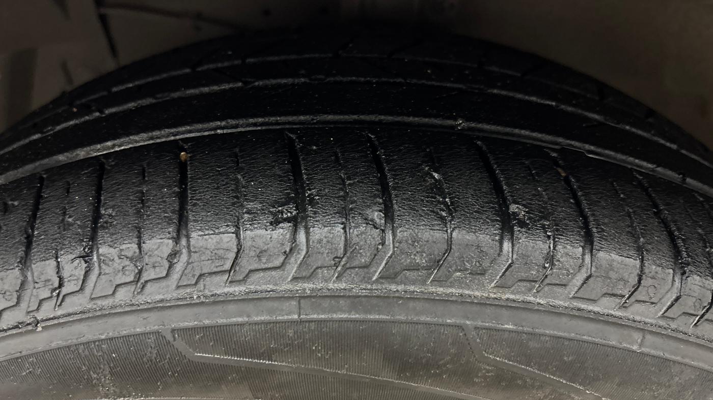 2018 Maruti Ciaz ALPHA 1.5 SHVS PETROL, Petrol, Manual, 1,23,069 km, Left Front Tyre Tread