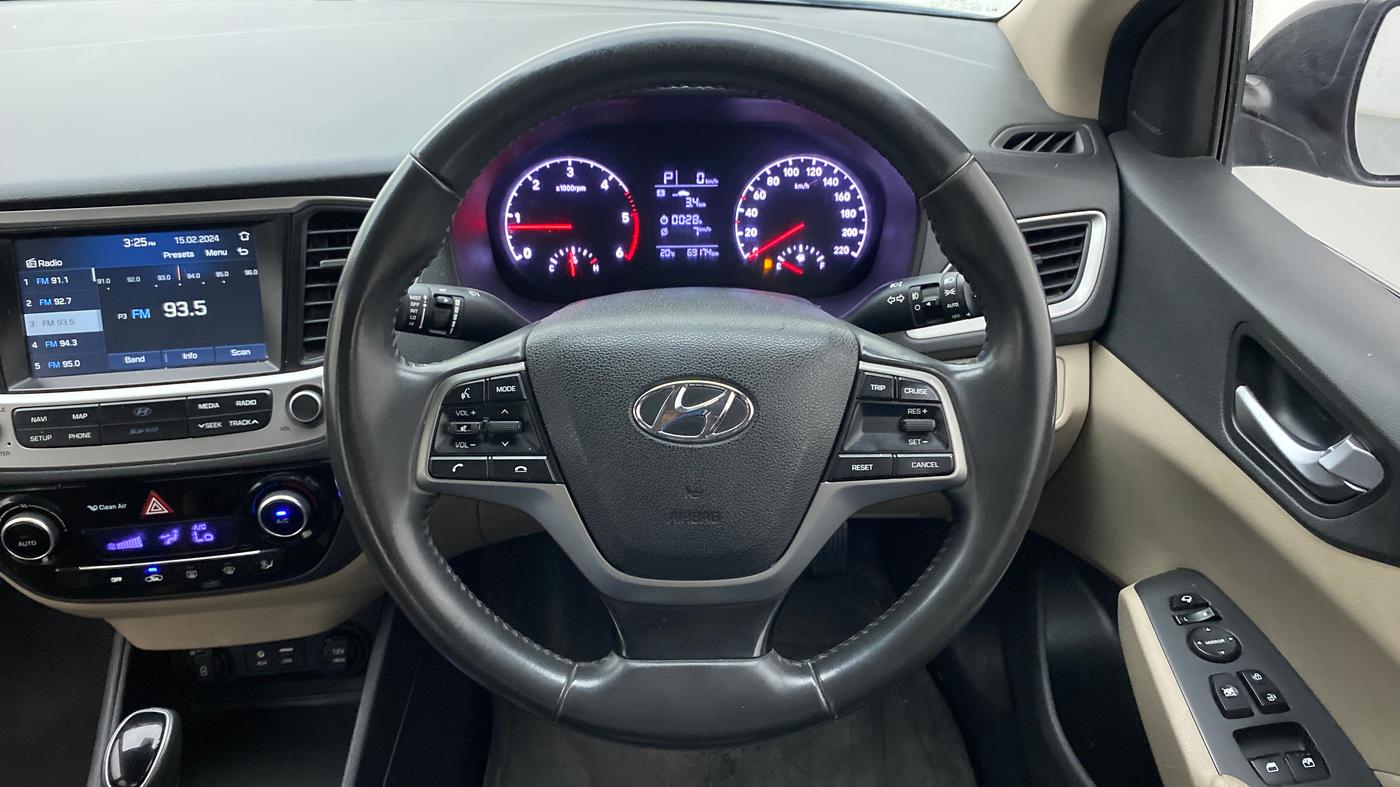 2018 Hyundai Verna 1.6 CRDI SX + AT, Diesel, Automatic, 69,631 km, Steering Wheel Close Up