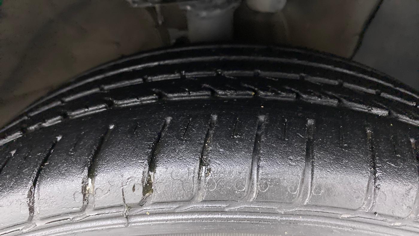 2018 Hyundai Verna 1.6 CRDI SX + AT, Diesel, Automatic, 69,631 km, Right Front Tyre Tread