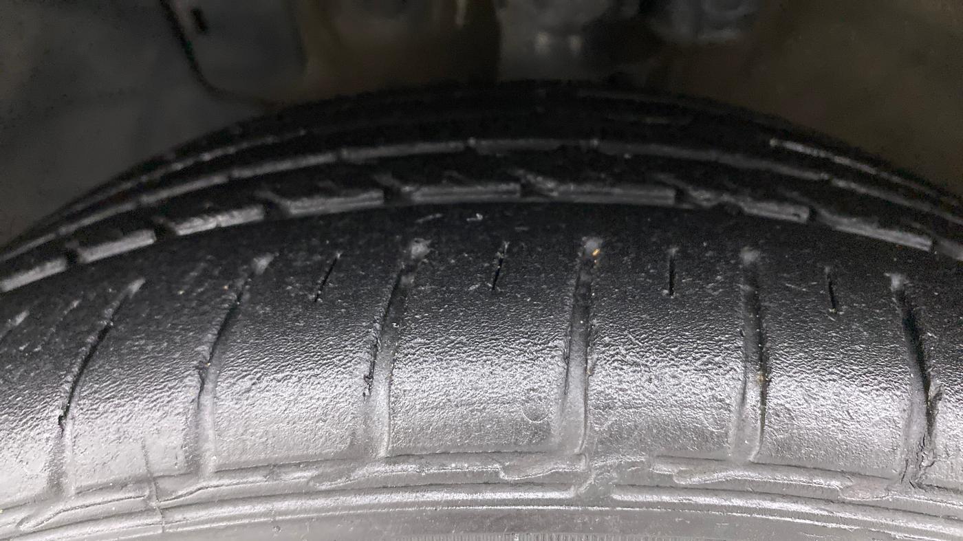 2018 Hyundai Verna 1.6 CRDI SX + AT, Diesel, Automatic, 69,631 km, Left Front Tyre Tread
