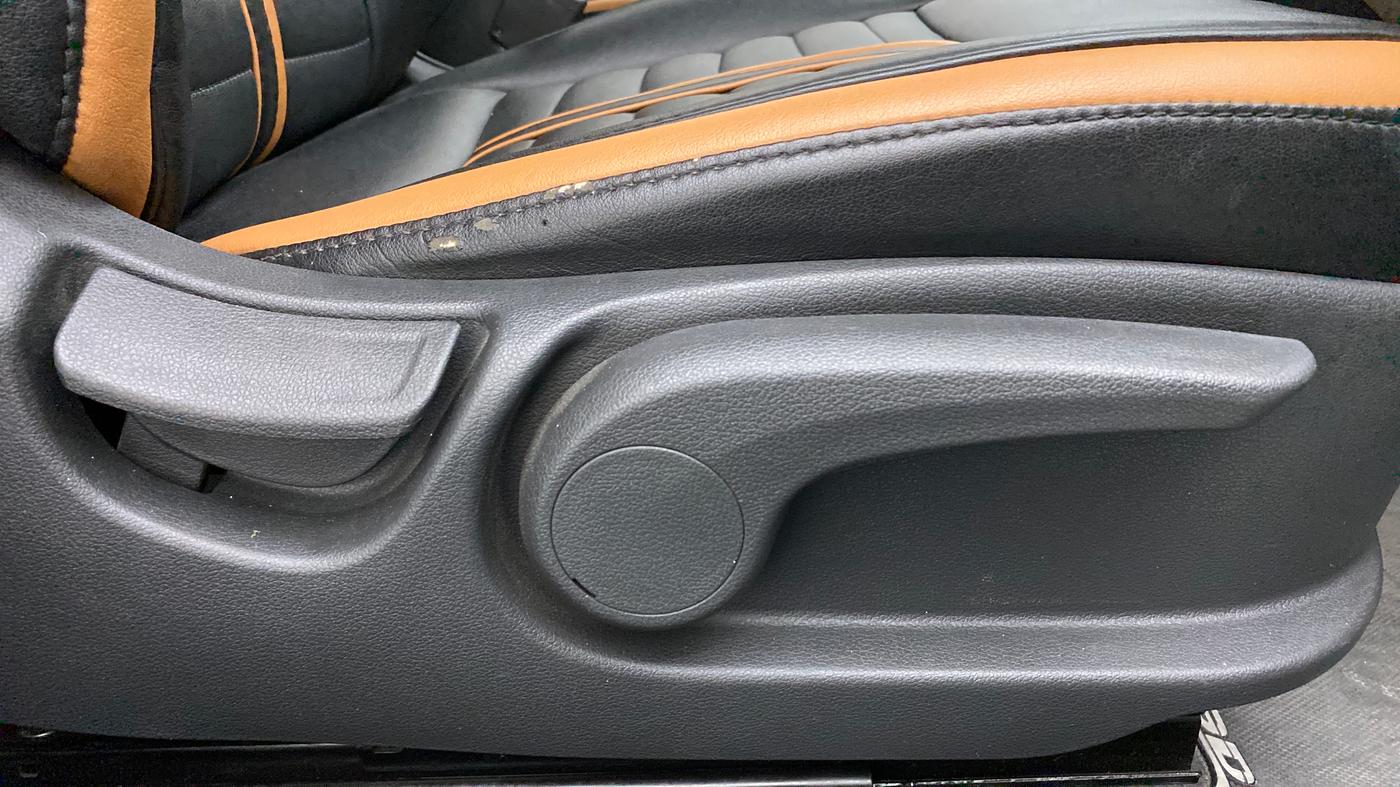 2018 Hyundai Verna 1.6 CRDI SX + AT, Diesel, Automatic, 69,631 km, Driver Side Adjustment Panel
