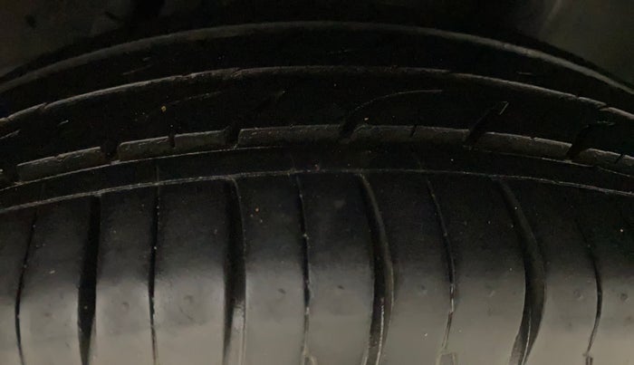 2013 Honda City 1.5L I-VTEC V MT, Petrol, Manual, 1,01,378 km, Left Rear Tyre Tread