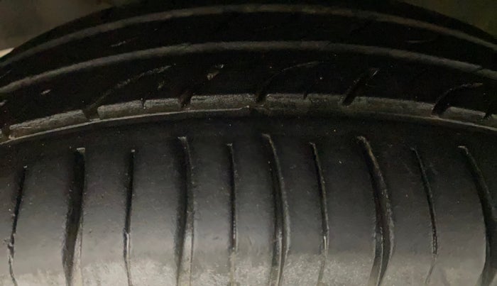 2013 Honda City 1.5L I-VTEC V MT, Petrol, Manual, 1,01,378 km, Left Front Tyre Tread