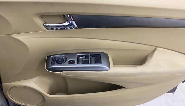 2013 Honda City 1.5L I-VTEC V MT, Petrol, Manual, 1,01,378 km, Driver Side Door Panels Control