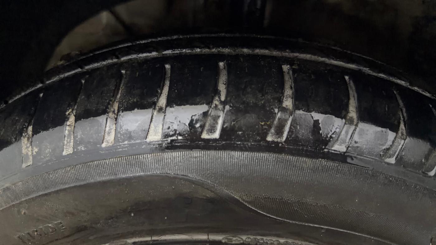 2019 Maruti Dzire VXI, Petrol, Manual, 27,585 km, Left Front Tyre Tread