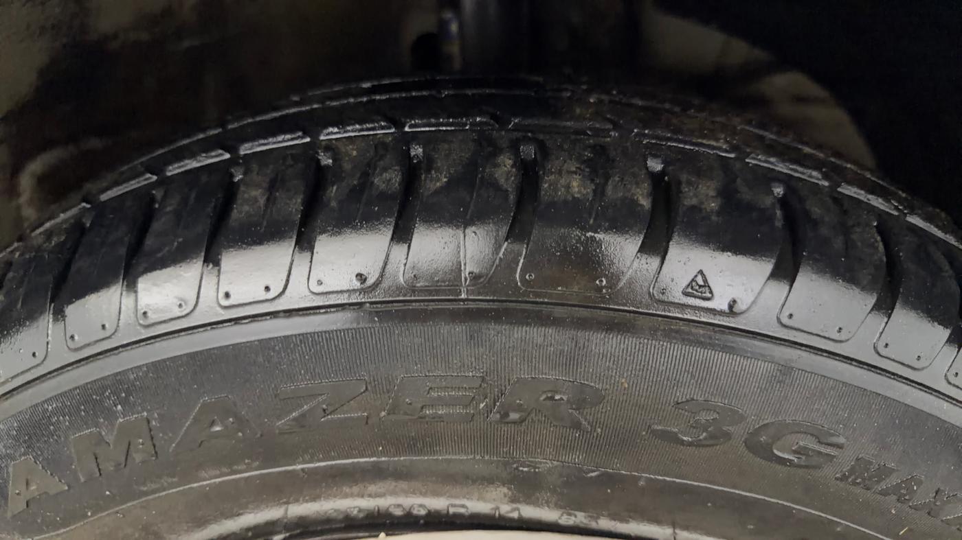 2019 Maruti Dzire VXI, Petrol, Manual, 27,585 km, Right Front Tyre Tread