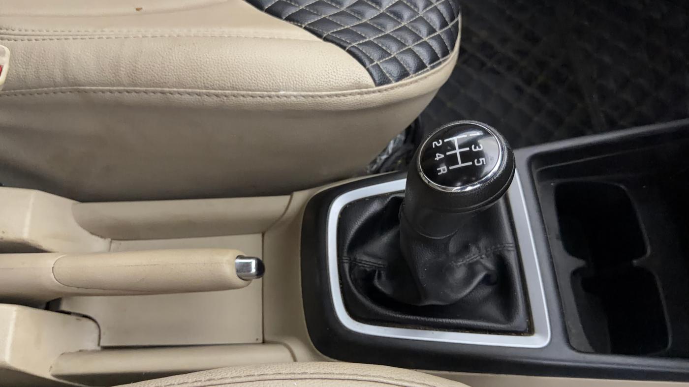 2019 Maruti Dzire VXI, Petrol, Manual, 27,585 km, Gear Lever