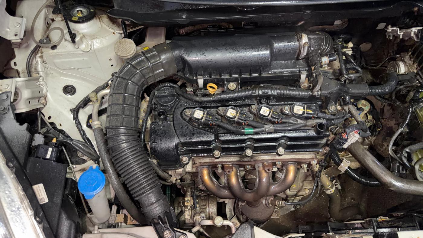 2019 Maruti Dzire VXI, Petrol, Manual, 27,585 km, Engine View - Right