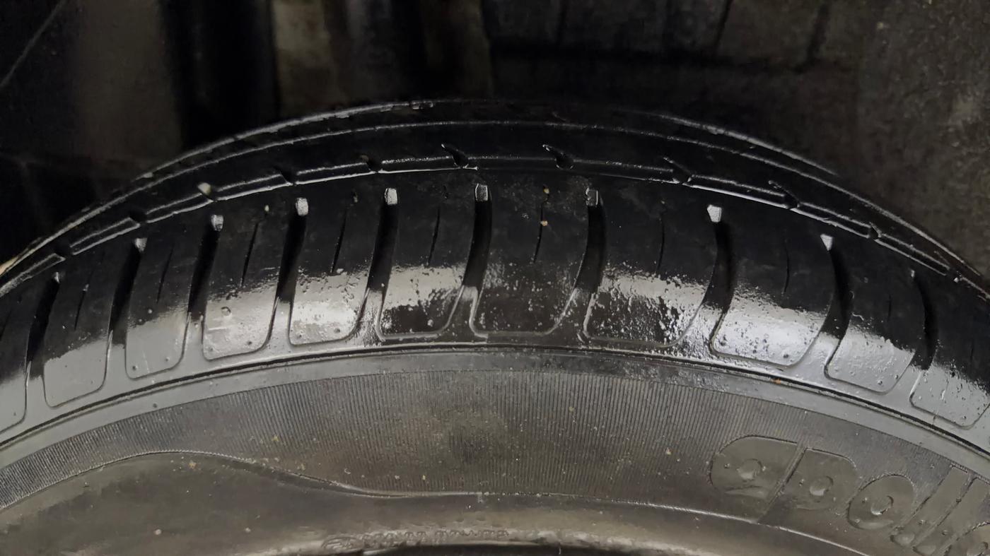 2019 Maruti Dzire VXI, Petrol, Manual, 27,585 km, Right Rear Tyre Tread