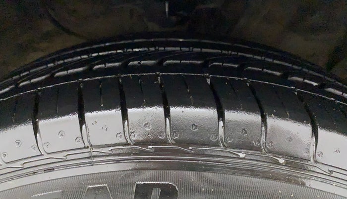 2017 Hyundai Creta SX PLUS AT 1.6 DIESEL, Diesel, Automatic, 88,545 km, Right Front Tyre Tread