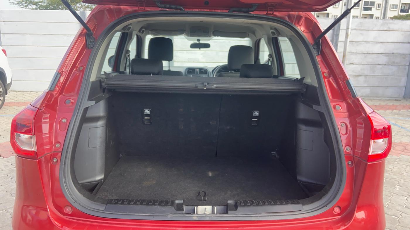 2018 Maruti Vitara Brezza ZDI AMT, Diesel, Automatic, 78,996 km, Boot Inside