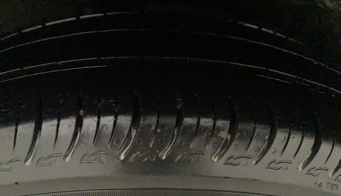 2016 Maruti Celerio ZXI AMT, Petrol, Automatic, 76,727 km, Left Front Tyre Tread