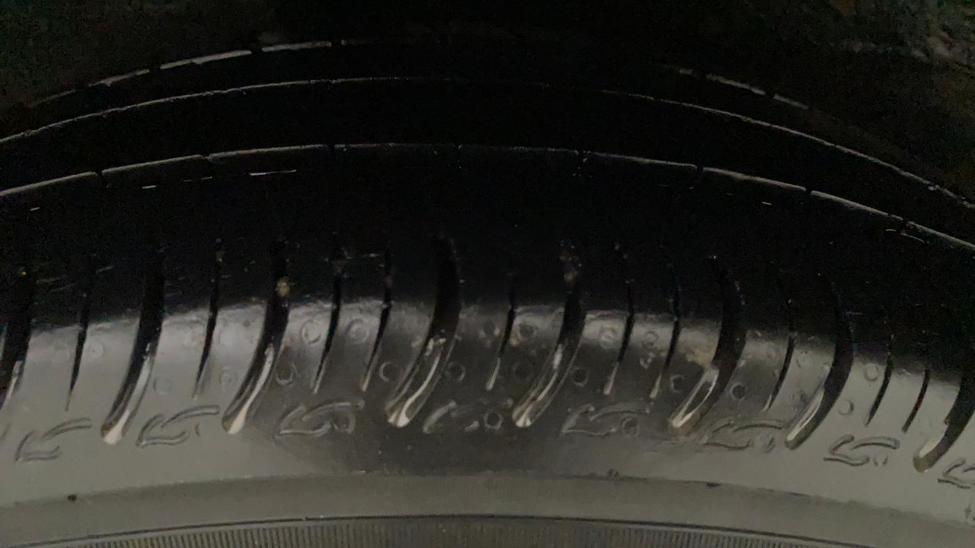 2016 Maruti Celerio ZXI AMT, Petrol, Automatic, 76,727 km, Right Front Tyre Tread