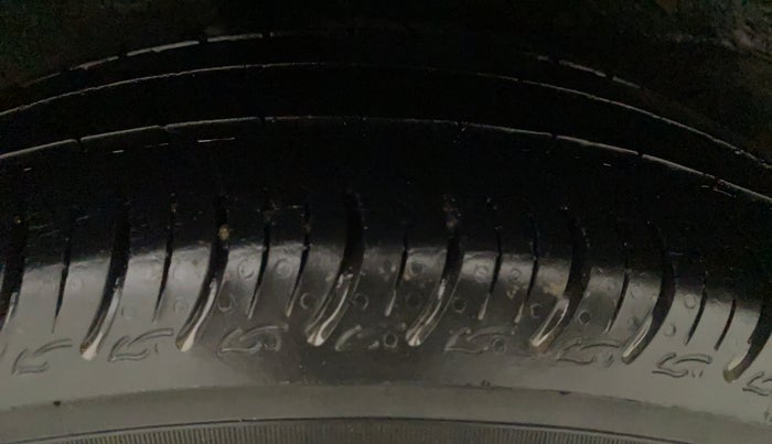 2016 Maruti Celerio ZXI AMT, Petrol, Automatic, 76,727 km, Right Front Tyre Tread