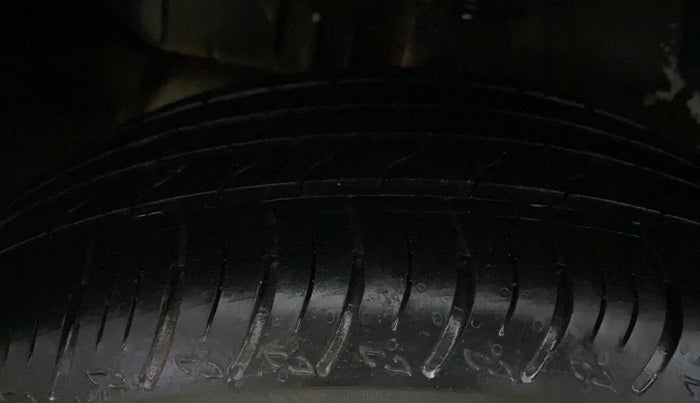 2018 Tata NEXON XM PETROL, Petrol, Manual, 29,037 km, Right Rear Tyre Tread