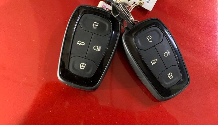 2021 Tata ALTROZ XT PETROL, Petrol, Manual, 18,548 km, Key Close Up