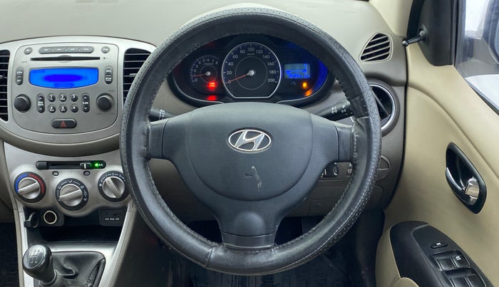 2015 Hyundai i10 SPORTZ 1.1, CNG, Manual, 76,694 km, Steering Wheel Close Up