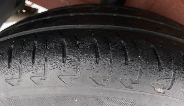 2017 Maruti IGNIS ZETA 1.2 K12, Petrol, Manual, 42,951 km, Right Rear Tyre Tread