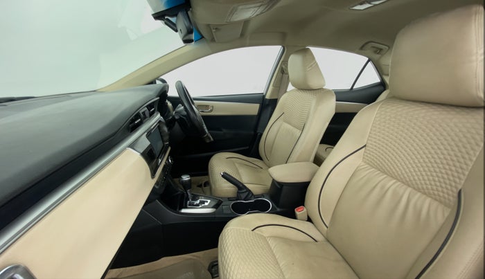 2016 Toyota Corolla Altis G AT, Petrol, Automatic, 88,365 km, Right Side Front Door Cabin