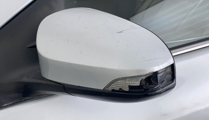 2016 Toyota Corolla Altis G AT, Petrol, Automatic, 88,365 km, Left rear-view mirror - Indicator light not working