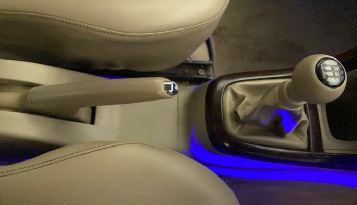 2013 Maruti Swift Dzire VXI REGAL EDITION, Petrol, Manual, 98,655 km, Gear Lever
