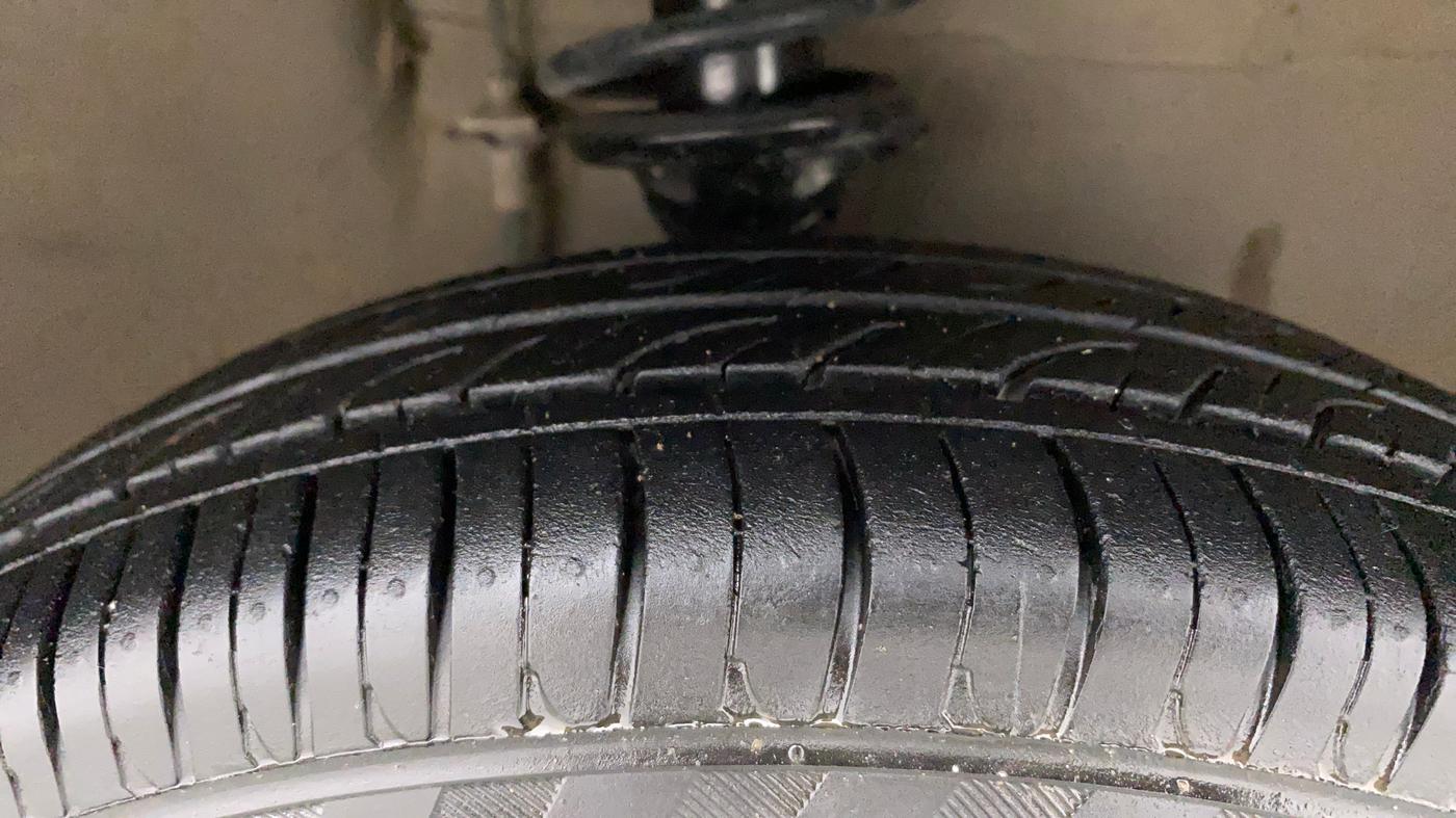 2015 Maruti Alto 800 LXI, Petrol, Manual, 49,812 km, Right Front Tyre Tread