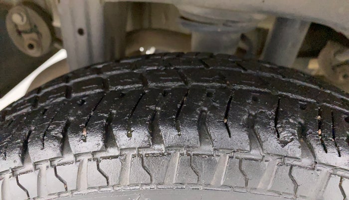 2015 Maruti Alto 800 LXI, Petrol, Manual, 49,812 km, Right Rear Tyre Tread