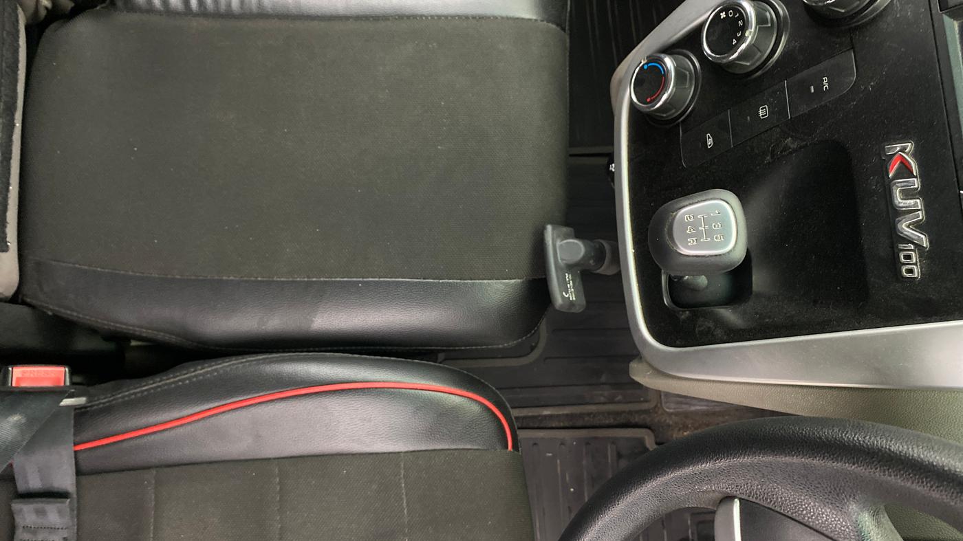 2016 Mahindra Kuv100 K6 6 STR, Petrol, Manual, 79,951 km, Gear Lever