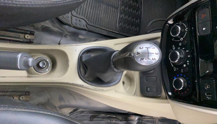 2016 Nissan Terrano XL (P), Petrol, Manual, 1,09,757 km, Gear Lever