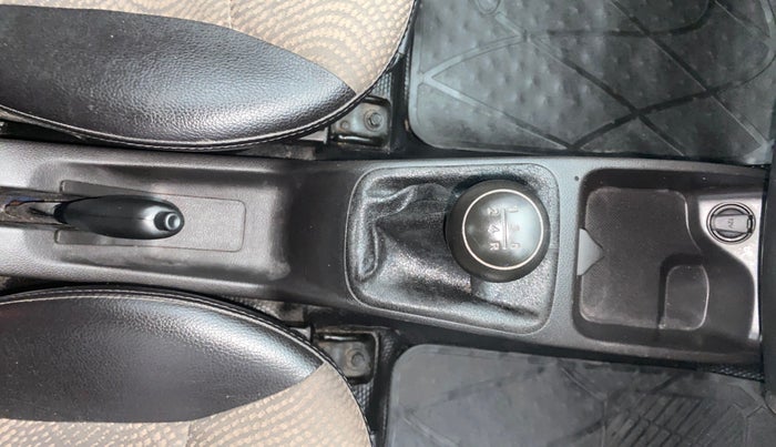 2014 Hyundai Eon MAGNA +, Petrol, Manual, 31,965 km, Gear Lever