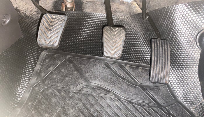 2014 Hyundai Eon MAGNA +, Petrol, Manual, 31,965 km, Pedals